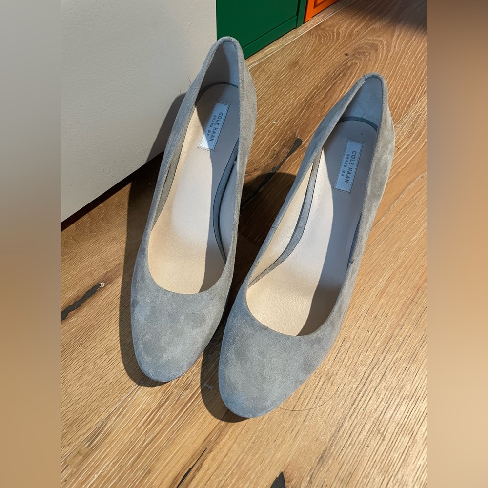 Cole Hahn blue grey/ light aqua color suede velvet heels